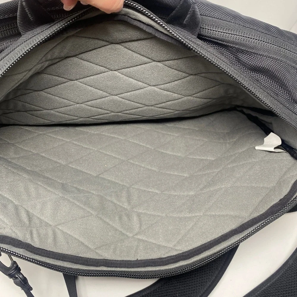 Timbuk2 Medium Messenger Laptop Backpack Black Convertible Commuter Bag